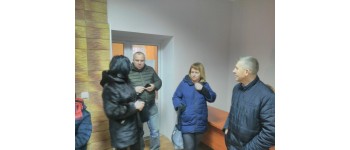 Виборчі дільниці Новогребельської ОТГ відвідують обласні депутати та по-різному реєструються