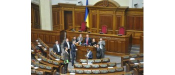 Партія регіонів і КПУ проводять засідання поза стінами Верховної Ради