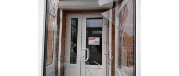 У Вінниці розбили вікна  вхідних дверей громадської приймальні партії «БПП «Солідарність»